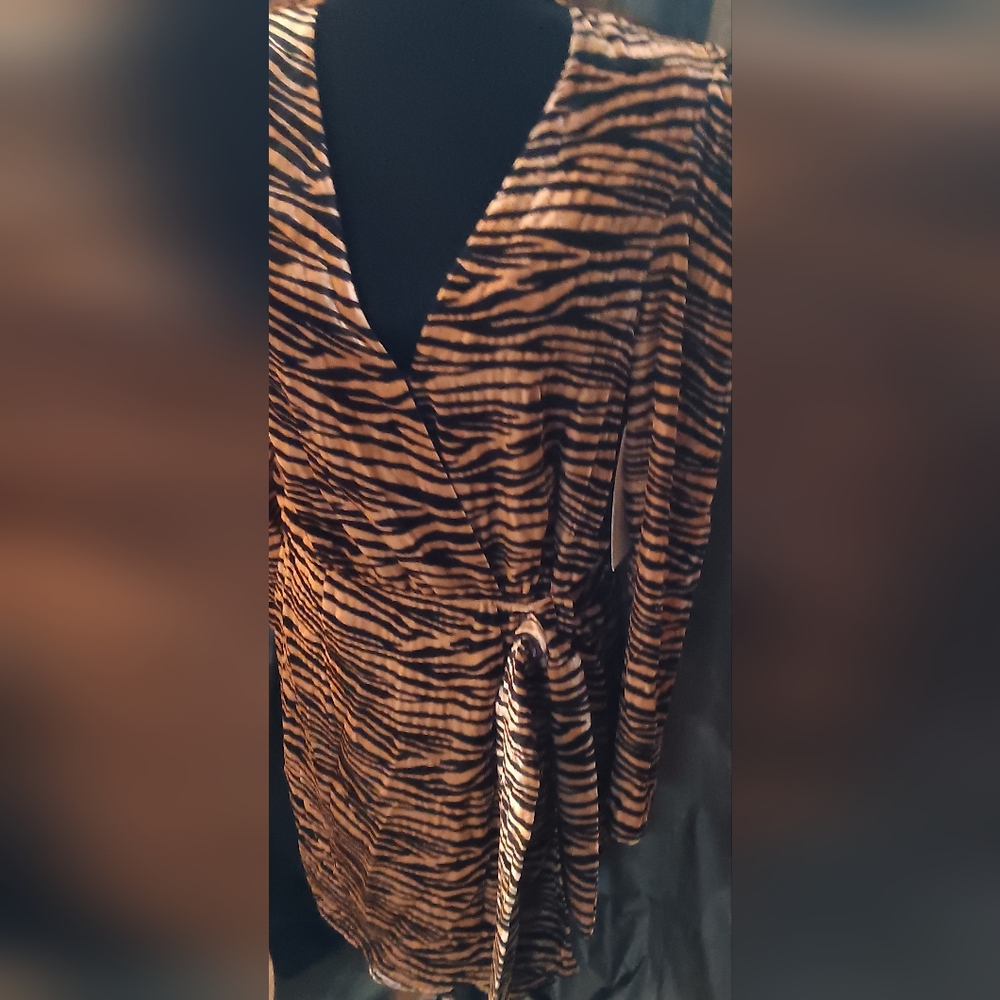 Tiger Print Wrap Top NWT sz L